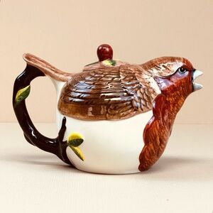 Robin Redbreast Teapot by Meridian Fine Ceramics Hand Painted  5”Tx8”W